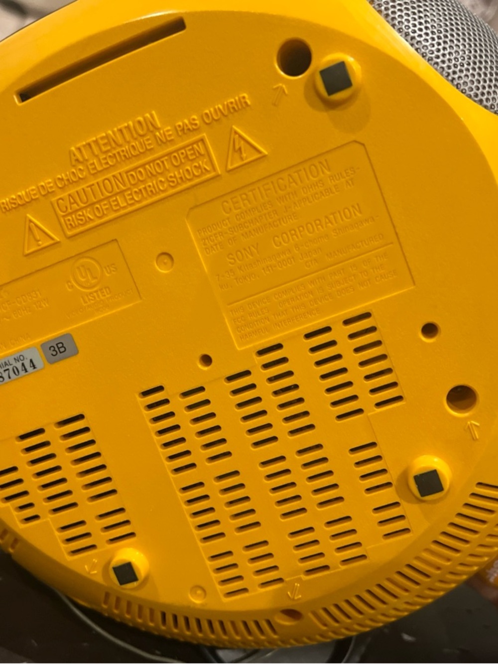 Sony Portable CD Radio Alarm Clock - Yellow - Picture 3 of 6